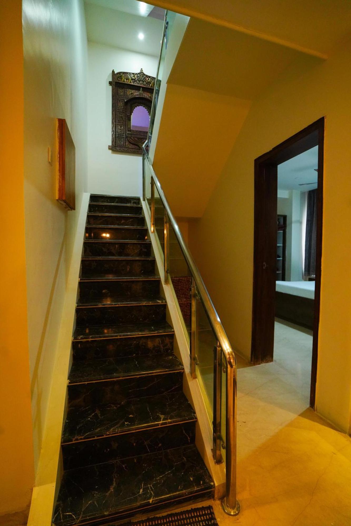 Golden Villa - Duplex House With Private Theater - Near To Alipiri And Bhudevi Ttd Ticket Counter And Kapilateertham ティルパティ エクステリア 写真