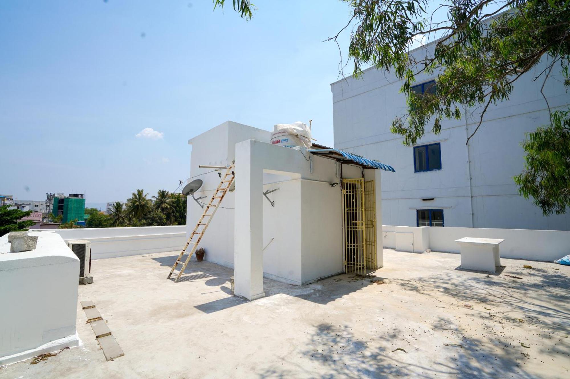 Golden Villa - Duplex House With Private Theater - Near To Alipiri And Bhudevi Ttd Ticket Counter And Kapilateertham ティルパティ エクステリア 写真
