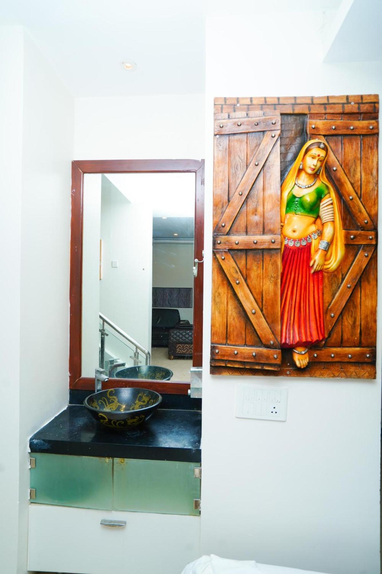 Golden Villa - Duplex House With Private Theater - Near To Alipiri And Bhudevi Ttd Ticket Counter And Kapilateertham ティルパティ エクステリア 写真