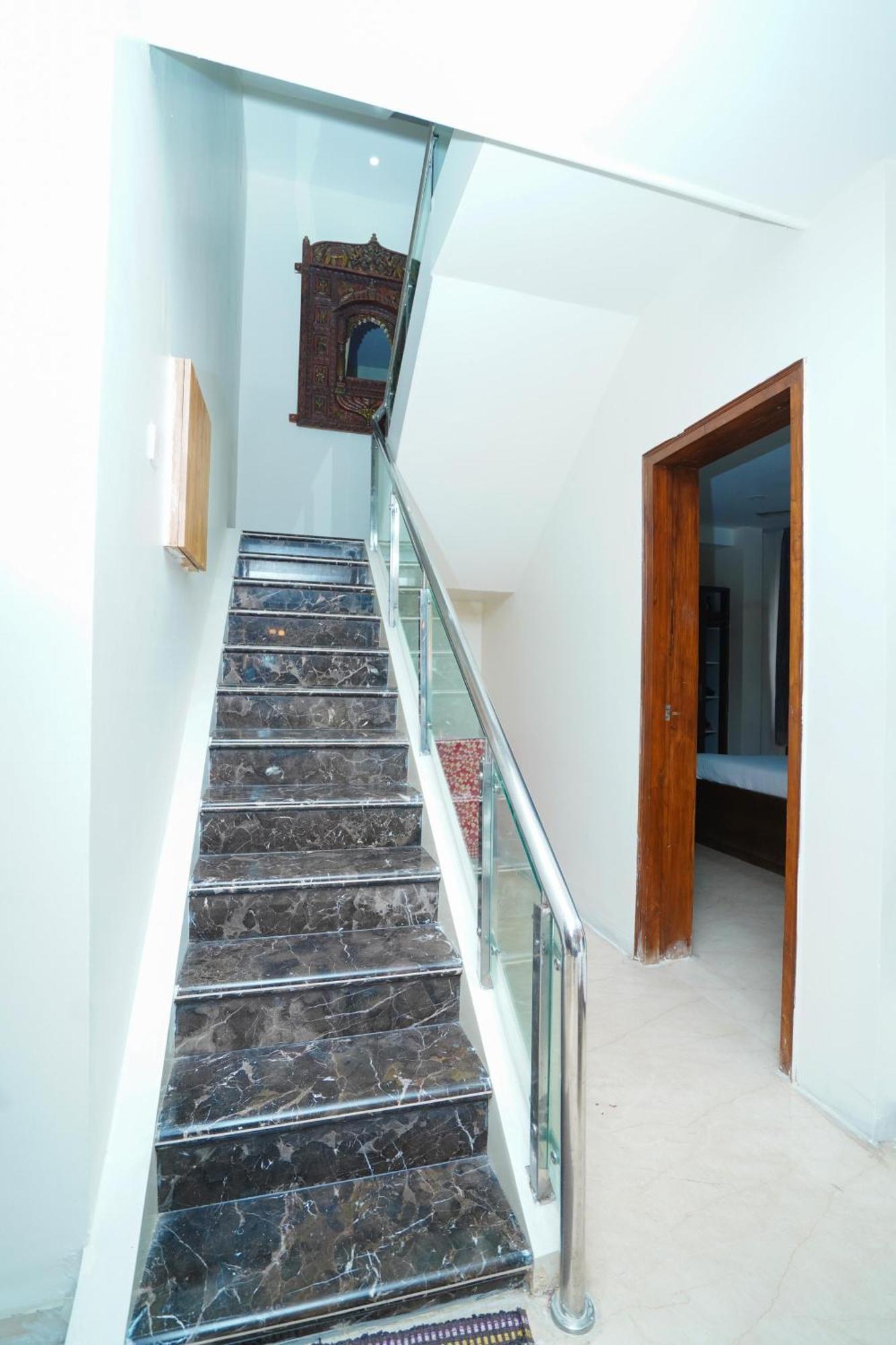 Golden Villa - Duplex House With Private Theater - Near To Alipiri And Bhudevi Ttd Ticket Counter And Kapilateertham ティルパティ エクステリア 写真