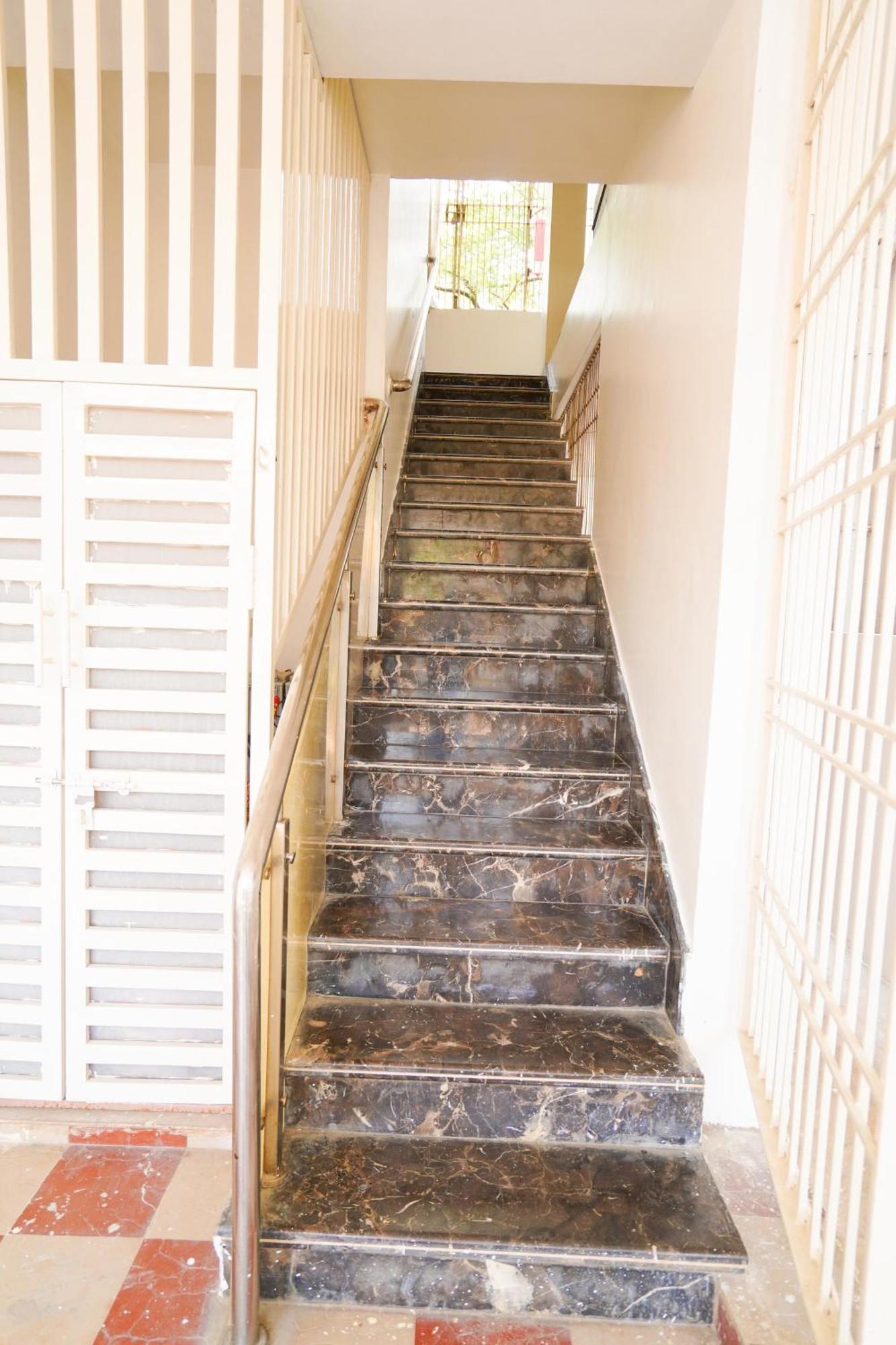 Golden Villa - Duplex House With Private Theater - Near To Alipiri And Bhudevi Ttd Ticket Counter And Kapilateertham ティルパティ エクステリア 写真